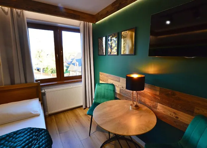 Lena ホームステイ シクラルスカ・ポレンバ