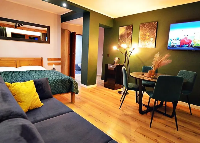 Lena ホームステイ シクラルスカ・ポレンバ