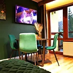 Homestay Lena *