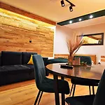 Lena Homestay