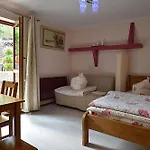 Lena Homestay