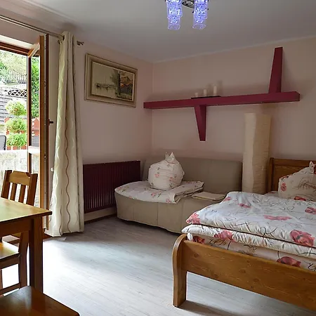 Lena Homestay