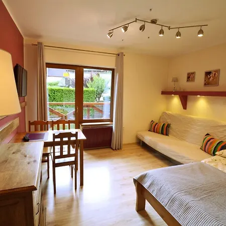 Homestay Lena *